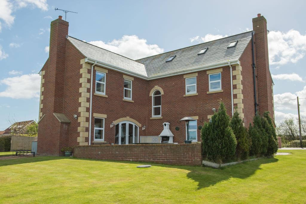 Carr Villa Dinnington Exteriör bild