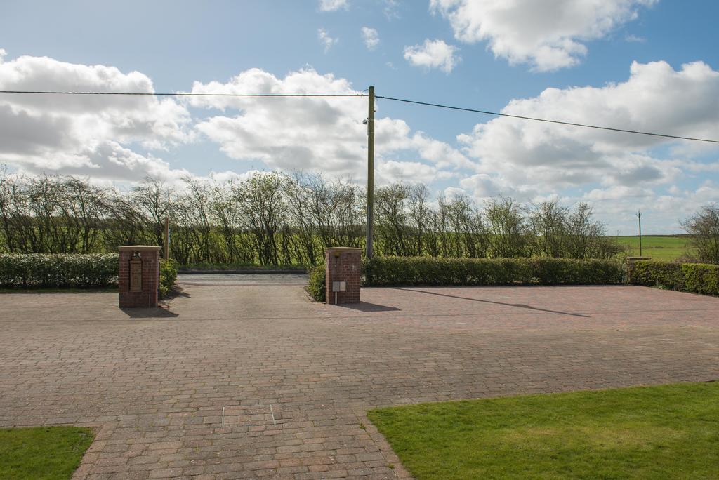 Carr Villa Dinnington Exteriör bild