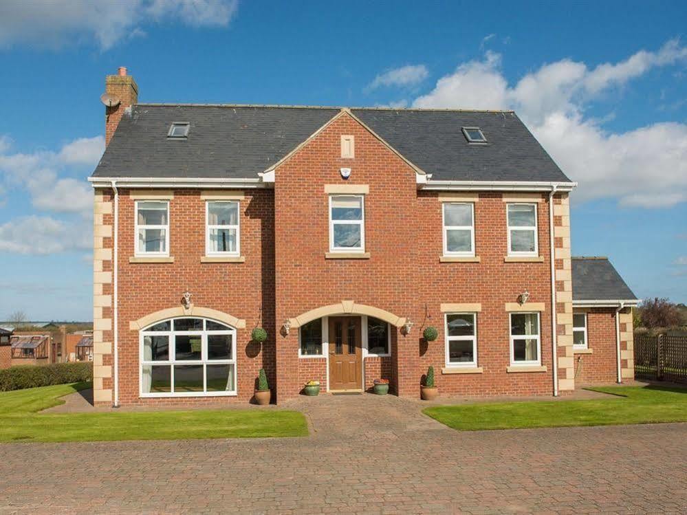 Carr Villa Dinnington Exteriör bild